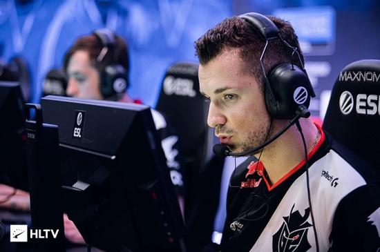 Uzi意外泄露LOL怀旧服消息引发玩家热议